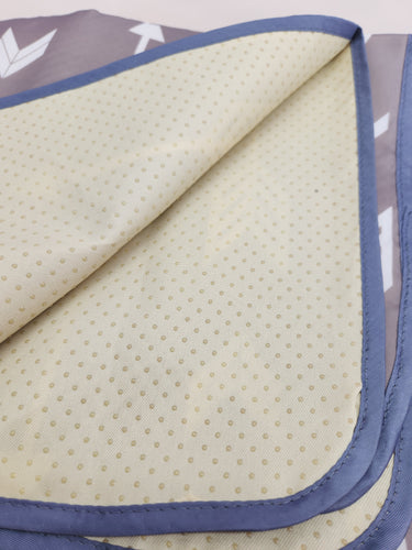 Alfombrilla Trona 52 x 52 Pulgadas Alfombrilla de Fácil Limpieza Resistente al Agua y Antideslizante para Estera de Destete de Trona(flecha)Fitzulam